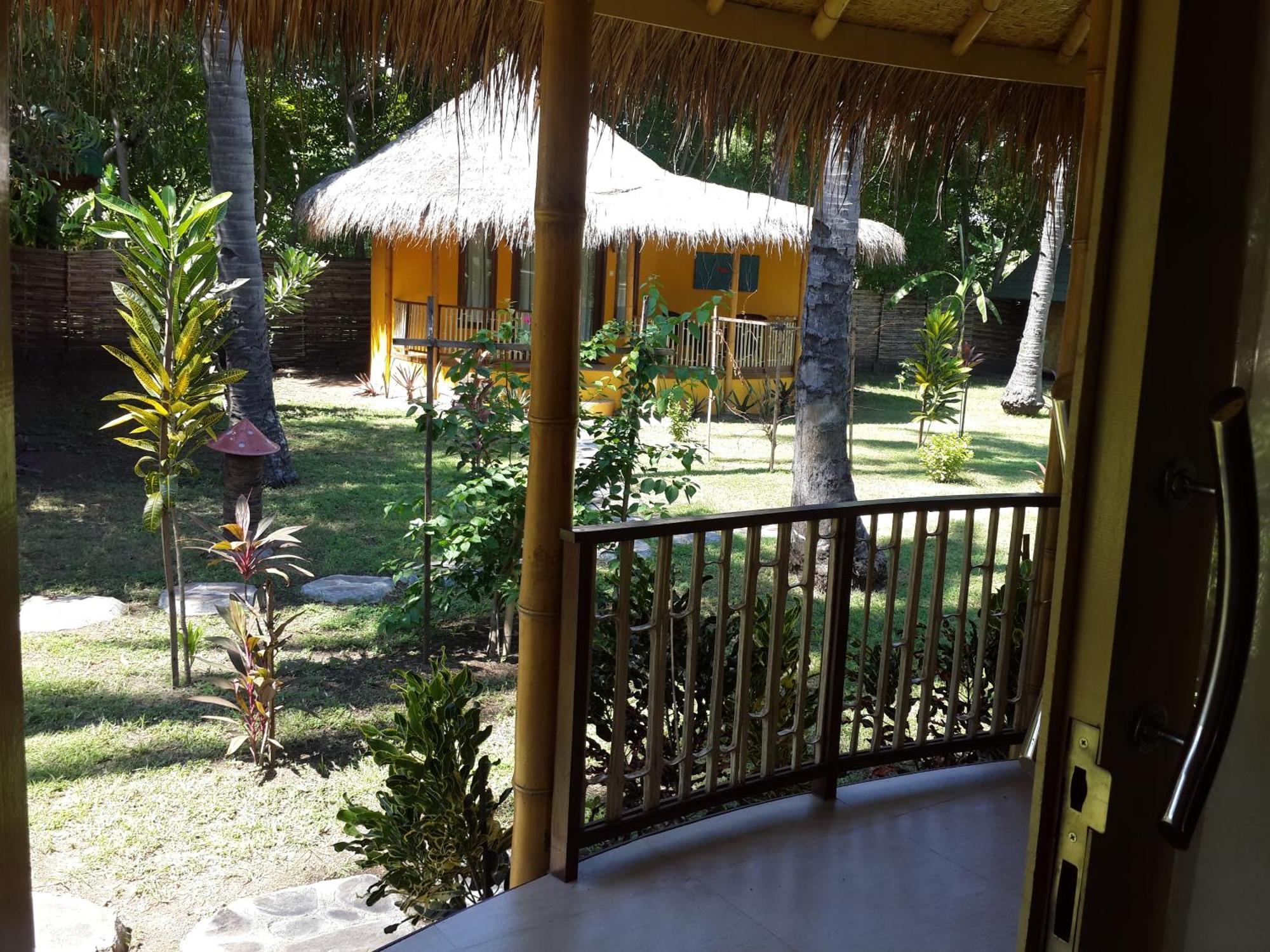 Отель Oasi Bungalows Гили-Эйр Экстерьер фото